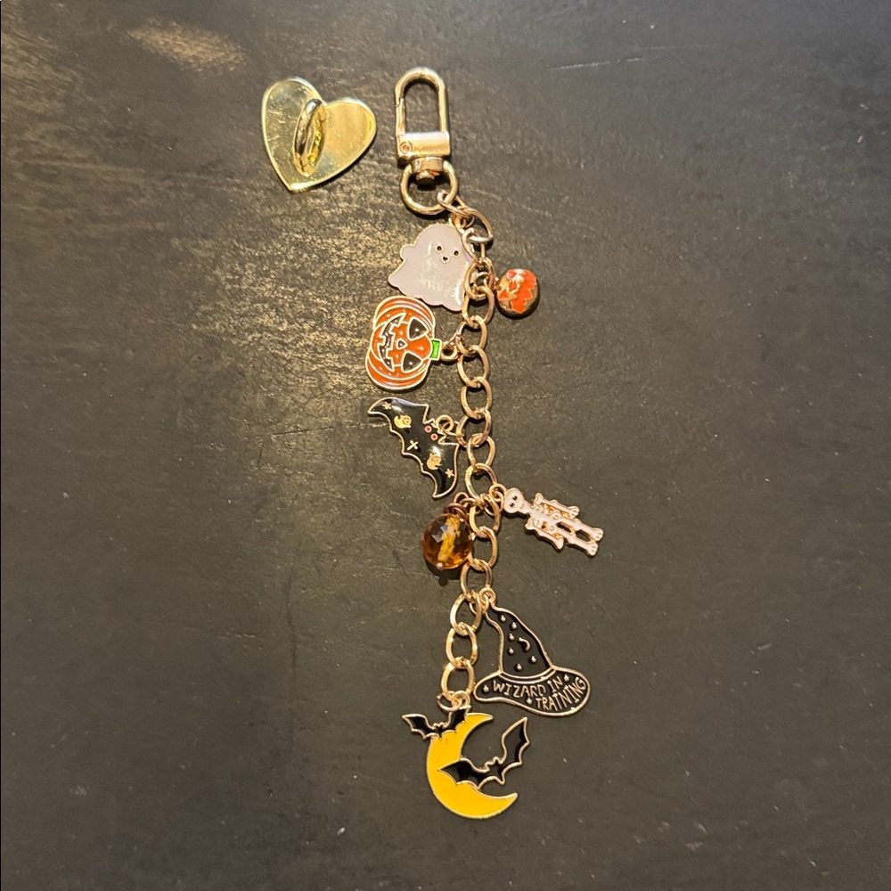 TikTok viral kindle charms
Halloween Themed Kindle Charm